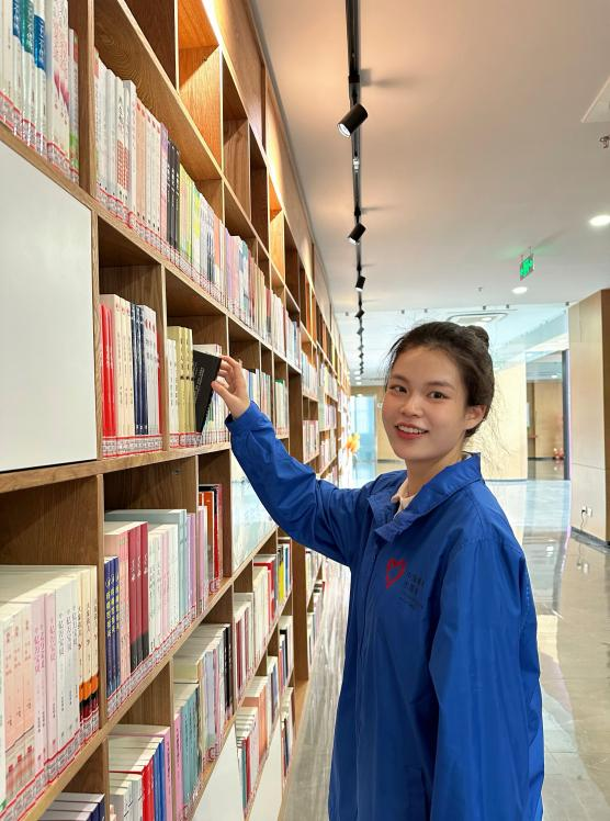 1679894115451607.png 陈思晴在图书馆.png